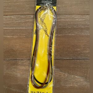 Bead landing cordon leather chokers.